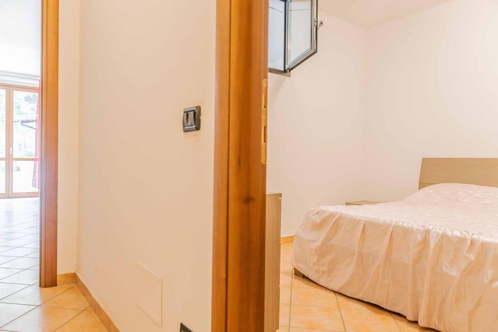 Relax In Nature And Lake Free Parking Luino Exterior foto